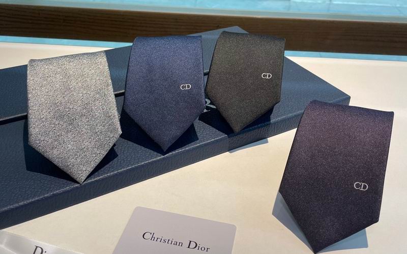 Dior Tie hm16